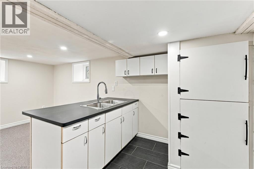100 Balsam Avenue S Property Photo 10