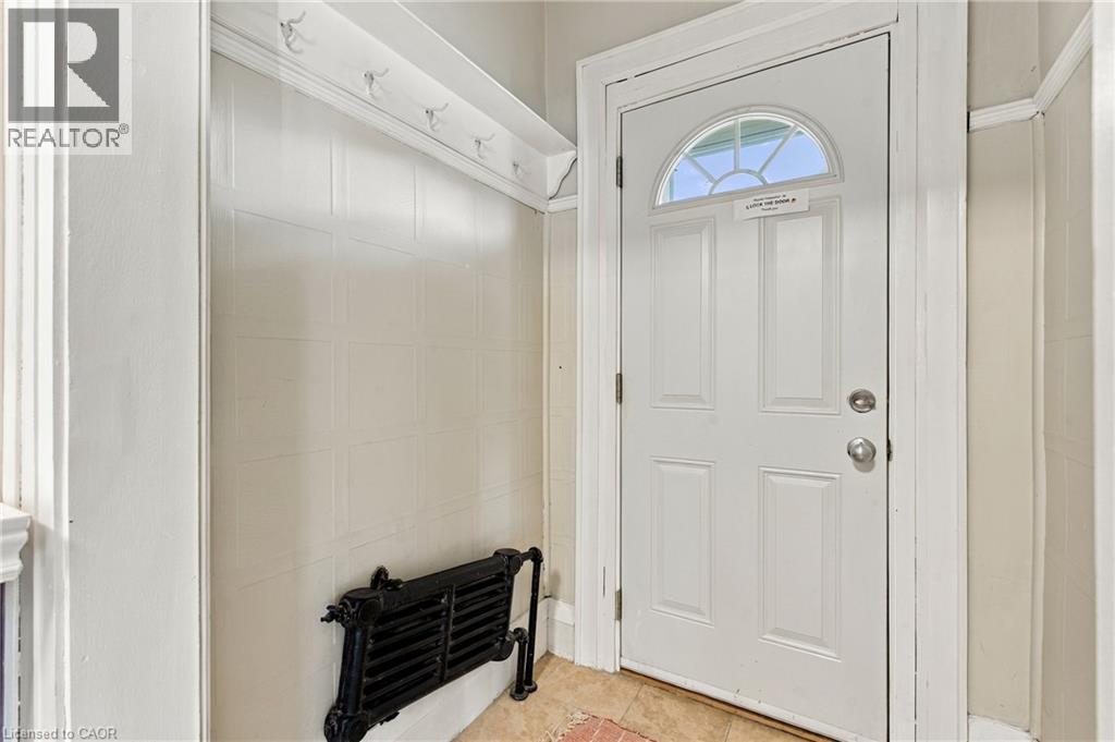 100 Balsam Avenue S Property Photo 14