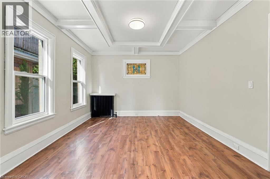 100 Balsam Avenue S Property Photo 19
