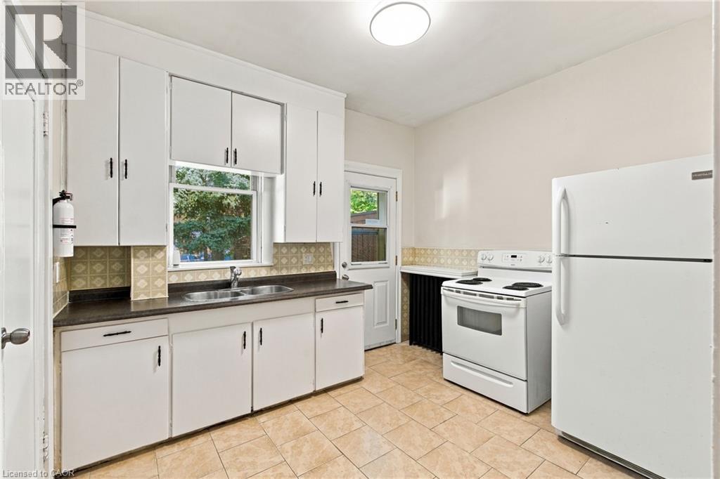 100 Balsam Avenue S Property Photo 21