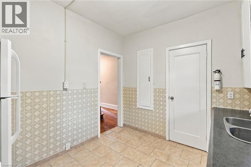 100 Balsam Avenue S Property Photo 22