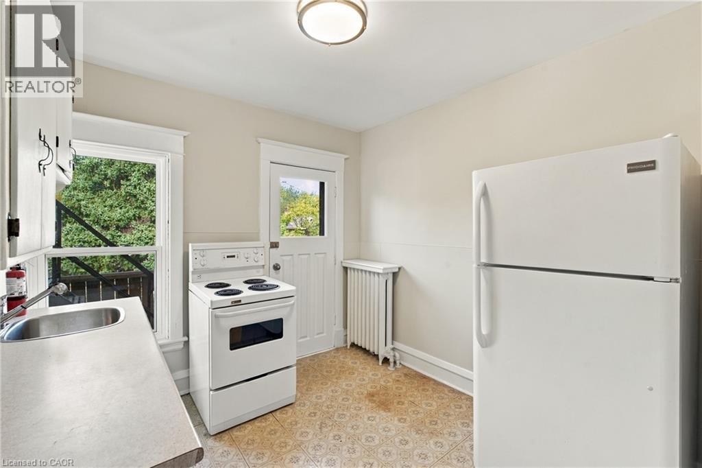 100 Balsam Avenue S Property Photo 25