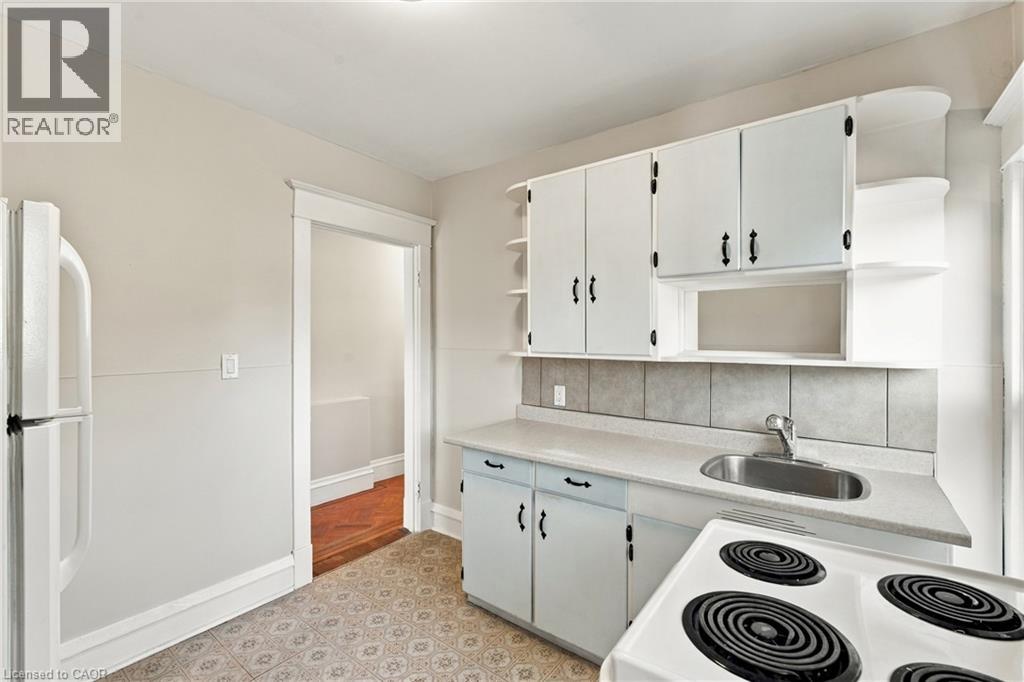 100 Balsam Avenue S Property Photo 26