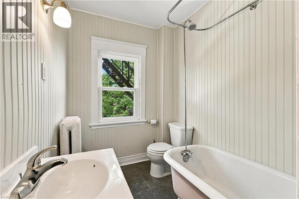 100 Balsam Avenue S Property Photo 34