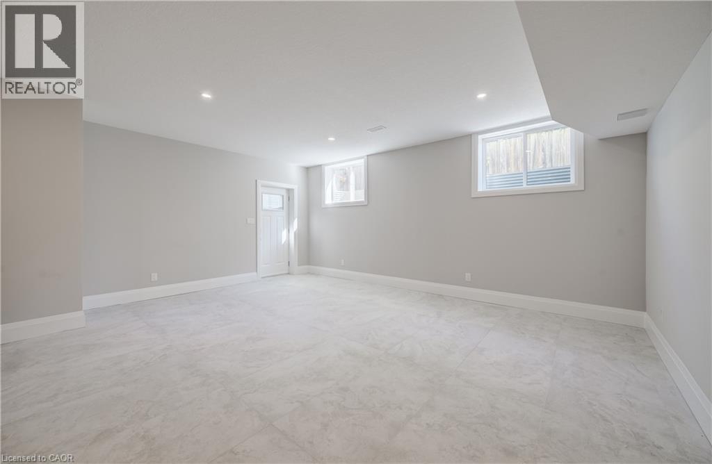 61 Schweitzer Street Property Photo 38