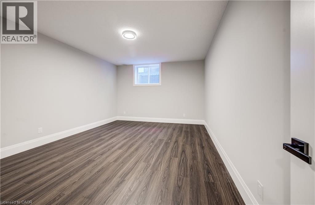 61 Schweitzer Street Property Photo 40