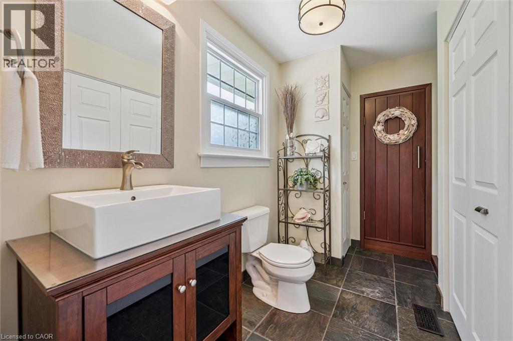 7 King Street Property Photo 30