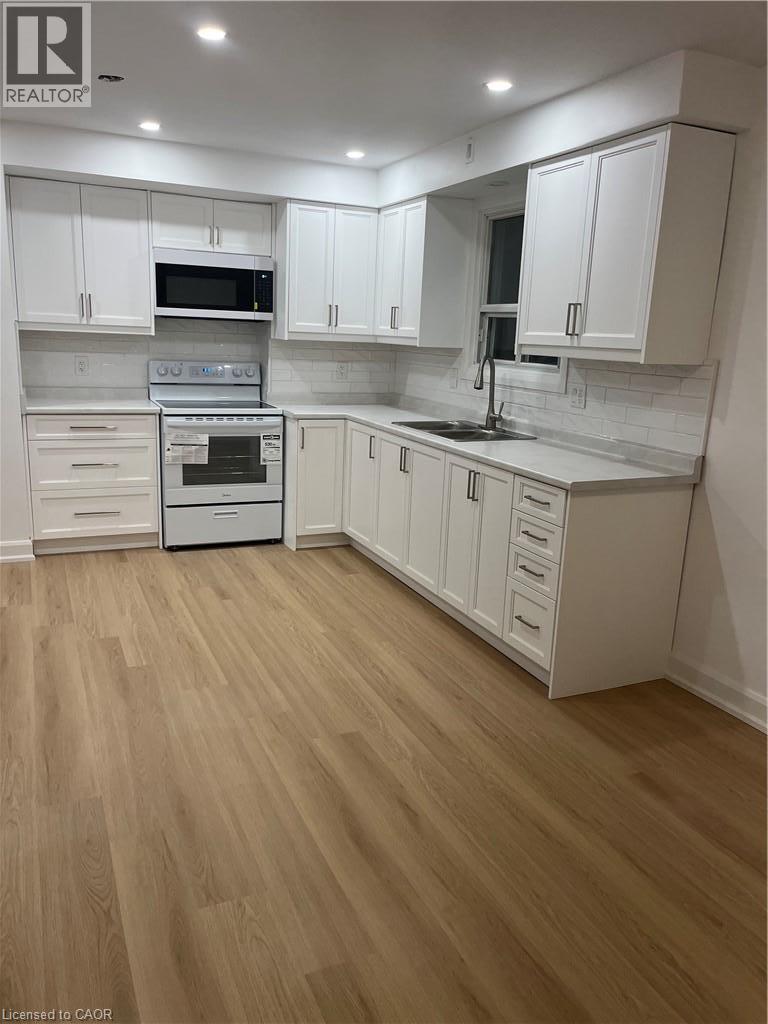 42 Woodman Drive S Unit# Upper Property Photo 6