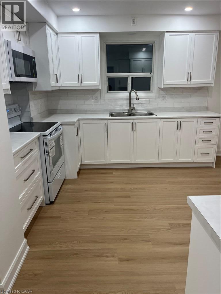 42 Woodman Drive S Unit# Upper Property Photo 7