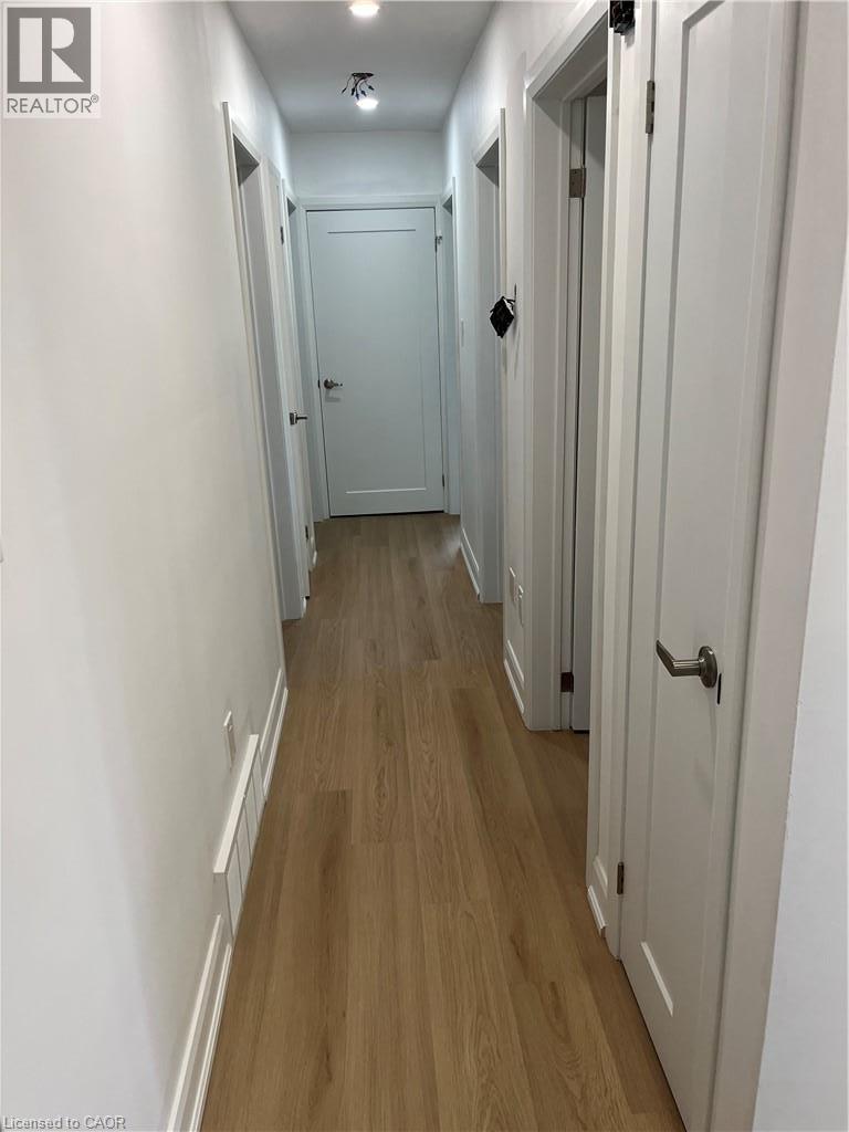 42 Woodman Drive S Unit# Upper Property Photo 8
