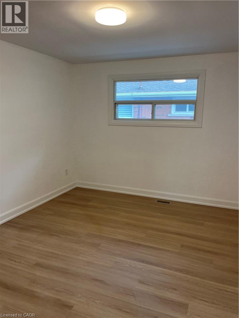 42 Woodman Drive S Unit# Upper Property Photo 10