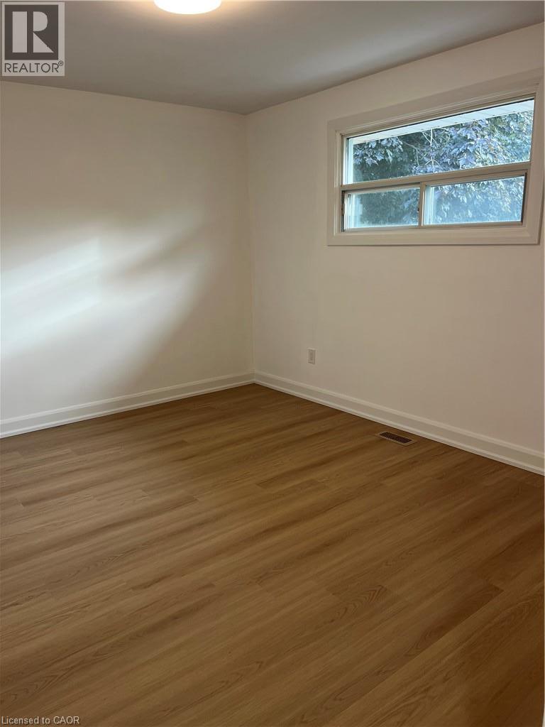42 Woodman Drive S Unit# Upper Property Photo 11
