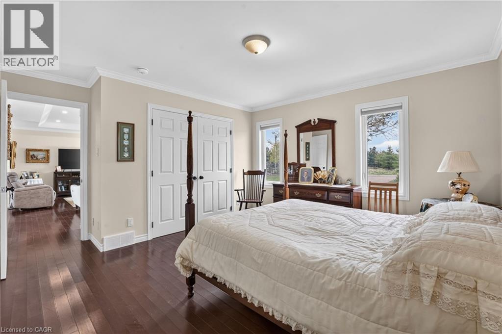 4891 Vaughan Road E Property Photo 11
