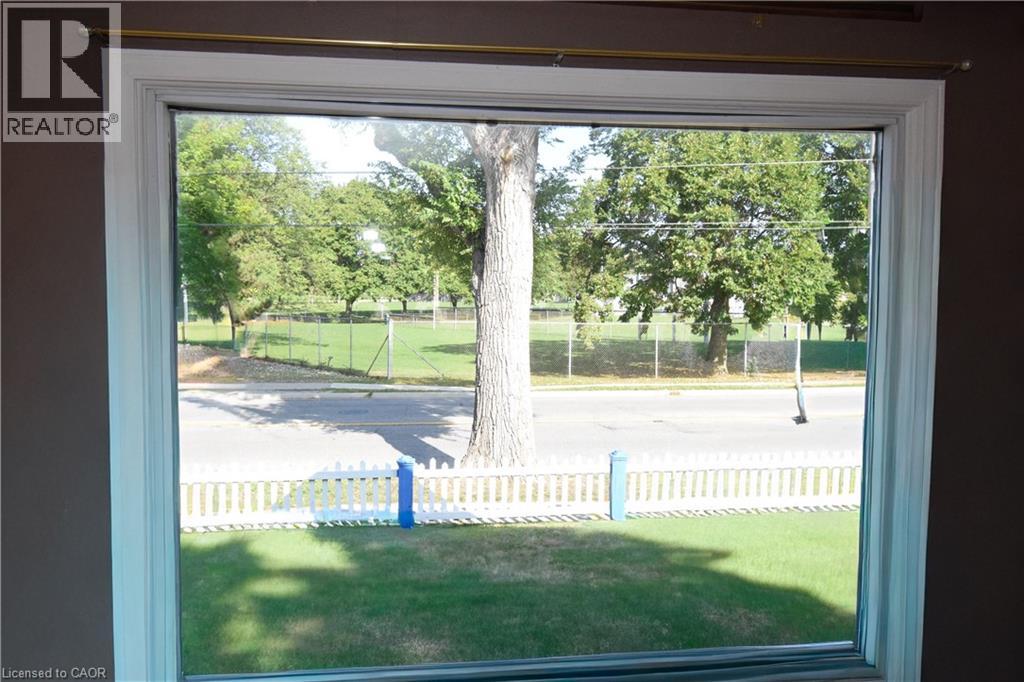 272 Carlton Street Property Photo 5