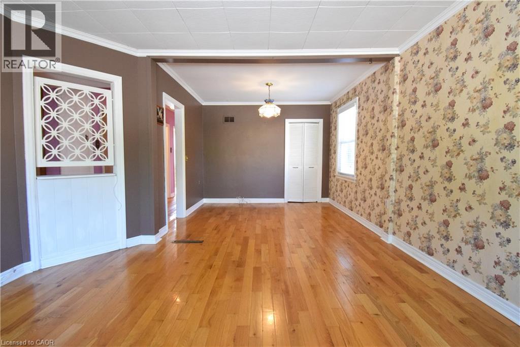 272 Carlton Street Property Photo 6