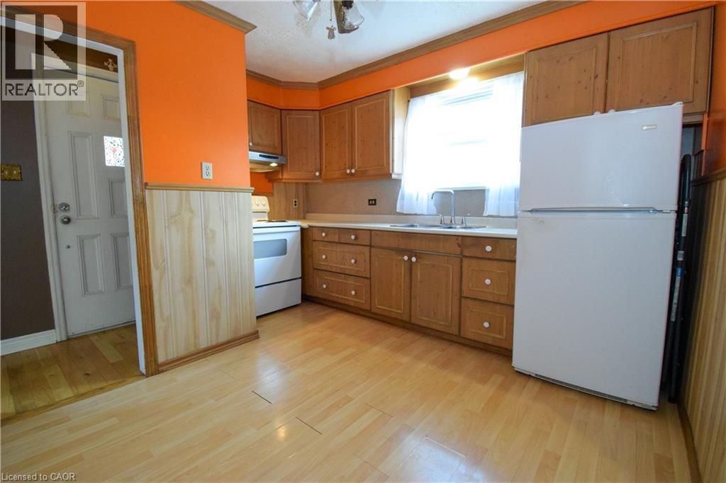 272 Carlton Street Property Photo 9