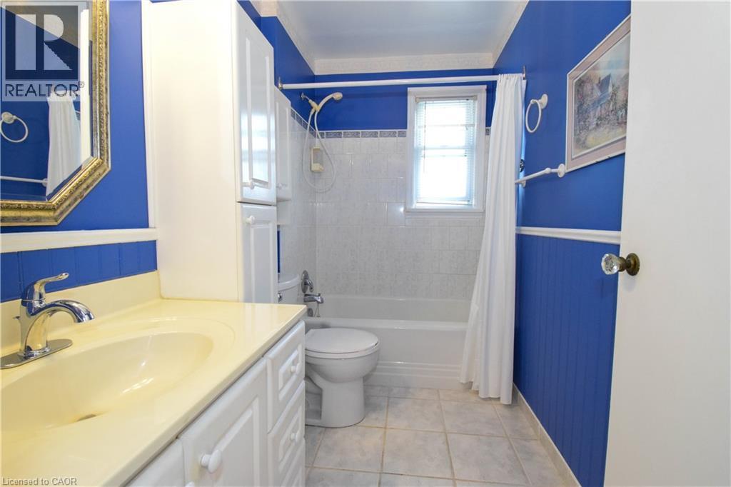 272 Carlton Street Property Photo 12