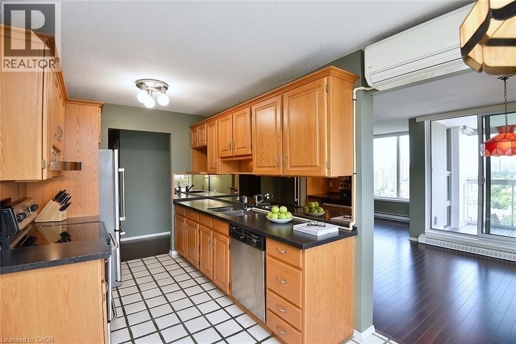75 Queen Street N Unit# 2007 Property Photo 14