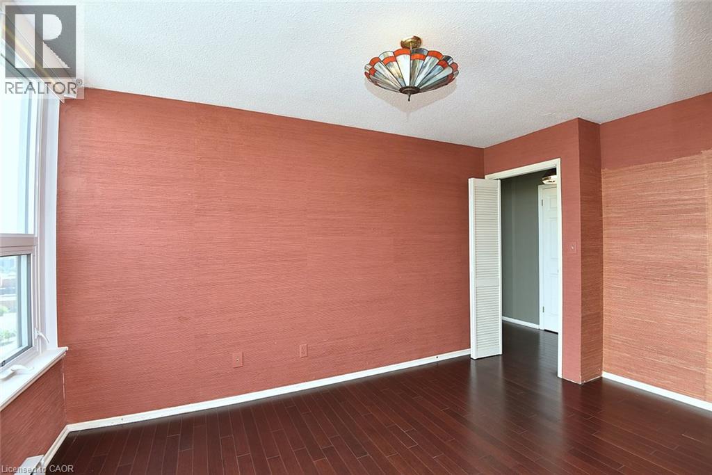 75 Queen Street N Unit# 2007 Property Photo 26