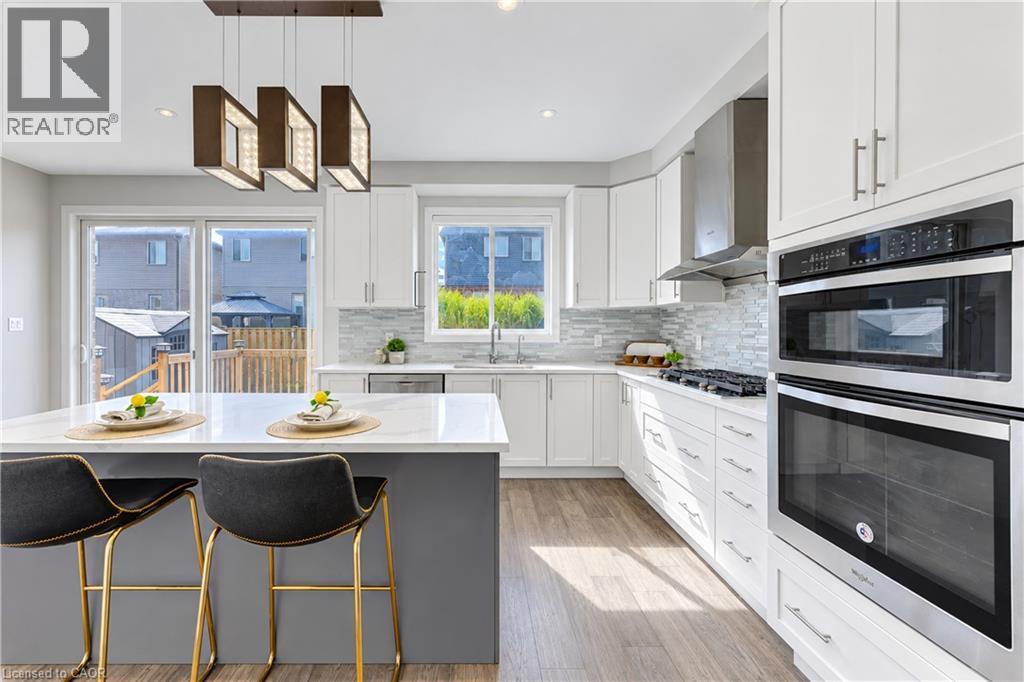 365 Woolwich Street Property Photo 6