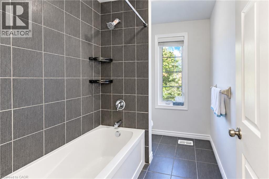 365 Woolwich Street Property Photo 14