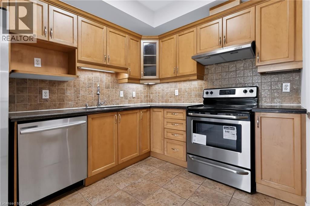 488 Stonehenge Drive Property Photo 15