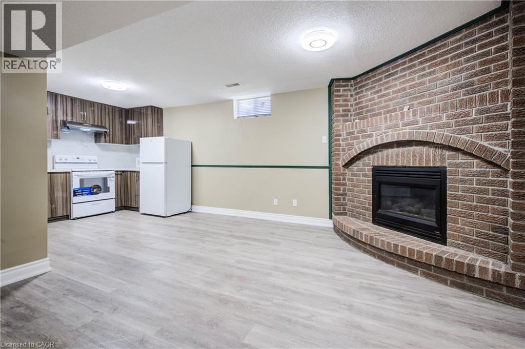 388 Rittenhouse Road Unit# Lower Property Photo 4