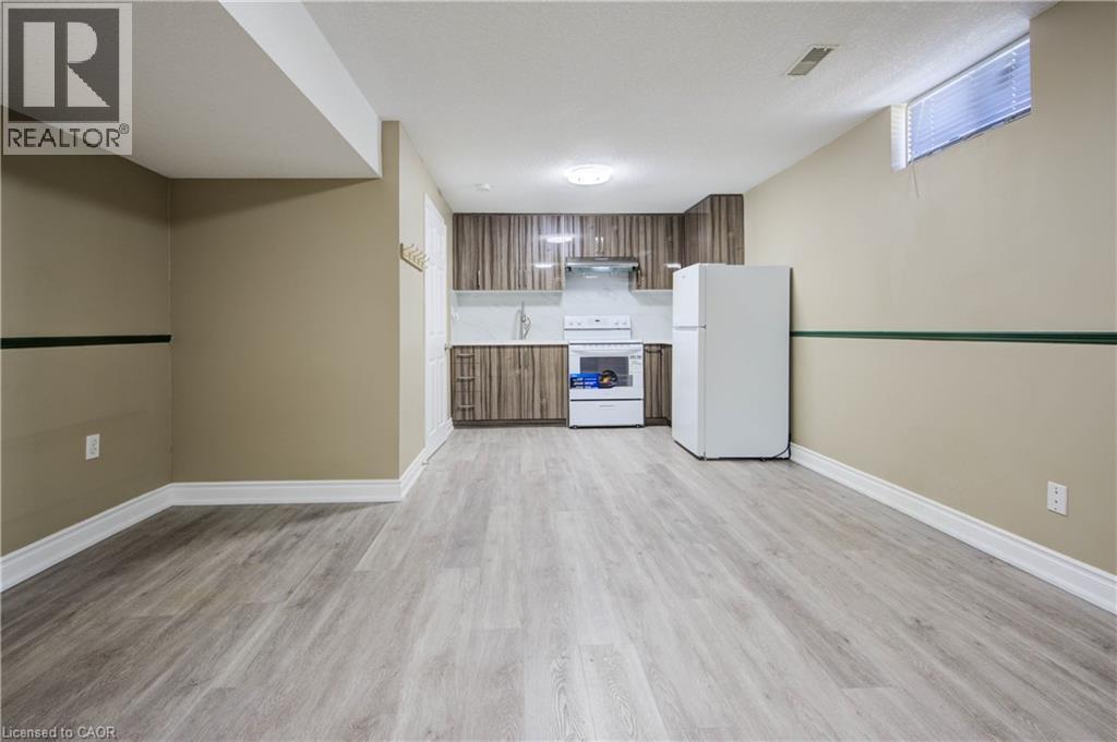 388 Rittenhouse Road Unit# Lower Property Photo 5
