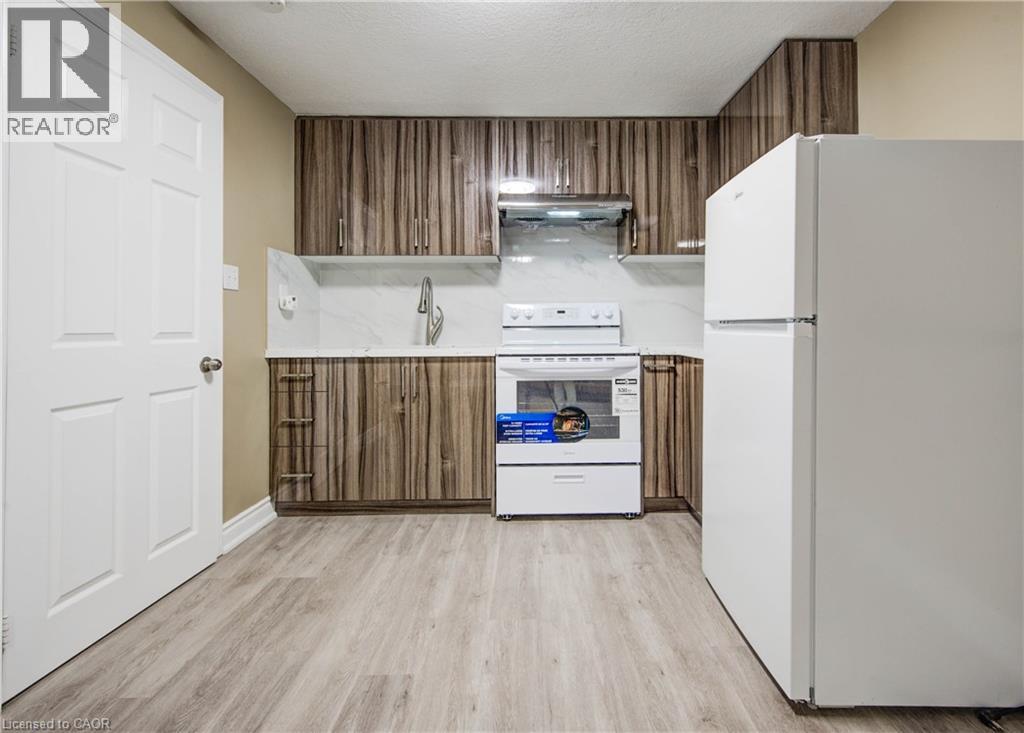 388 Rittenhouse Road Unit# Lower Property Photo 6