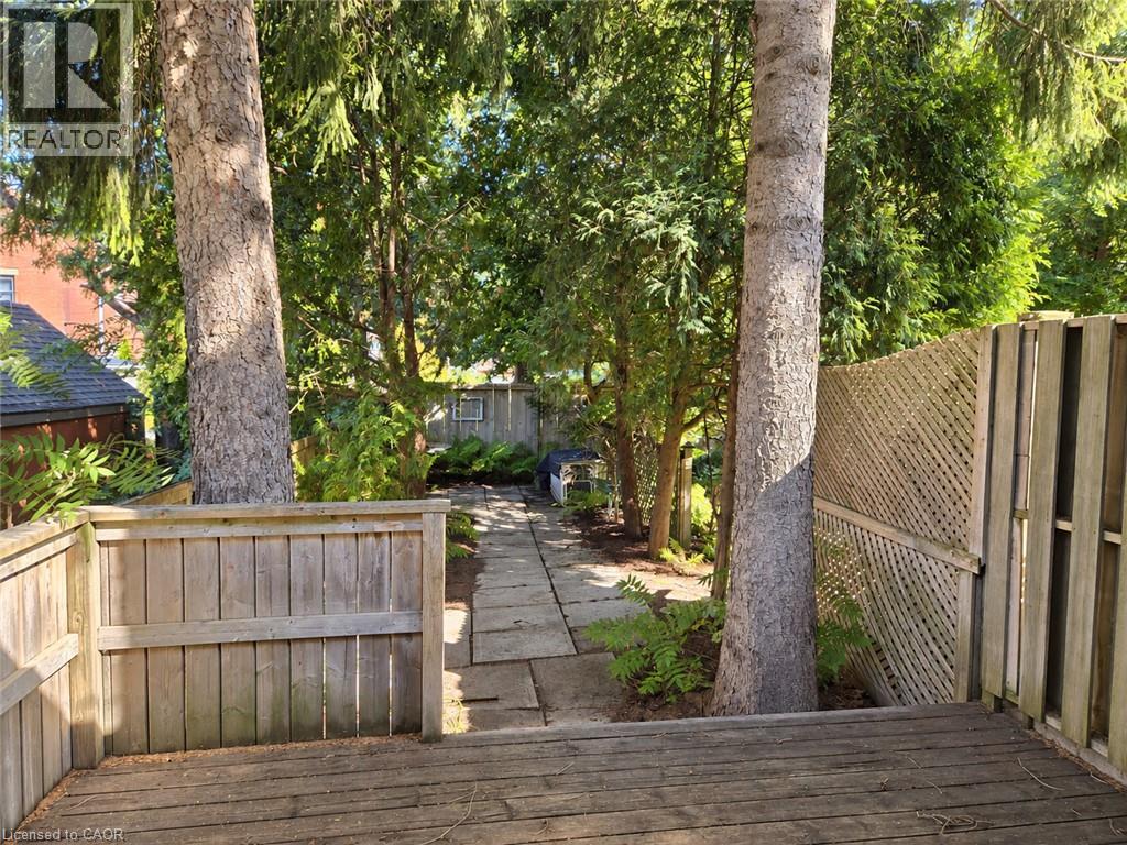 371 Hunter Street Property Photo 4