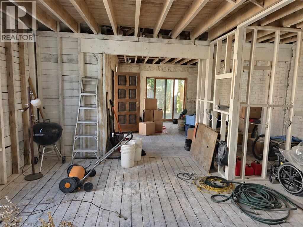 371 Hunter Street Property Photo 5