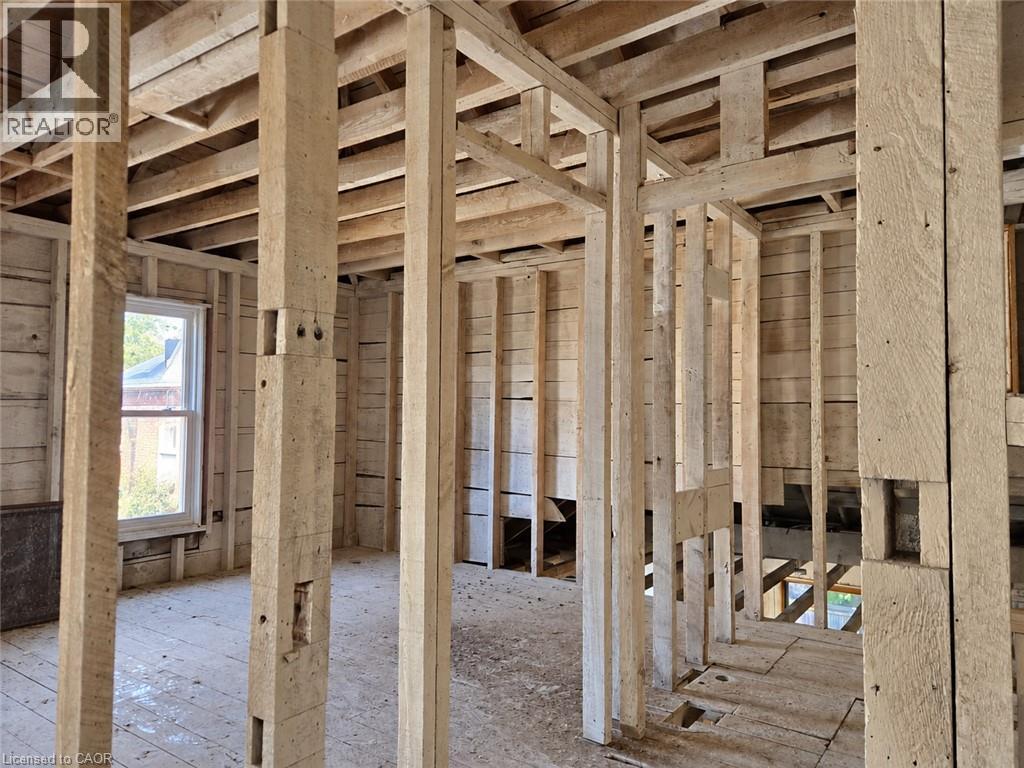 371 Hunter Street Property Photo 9