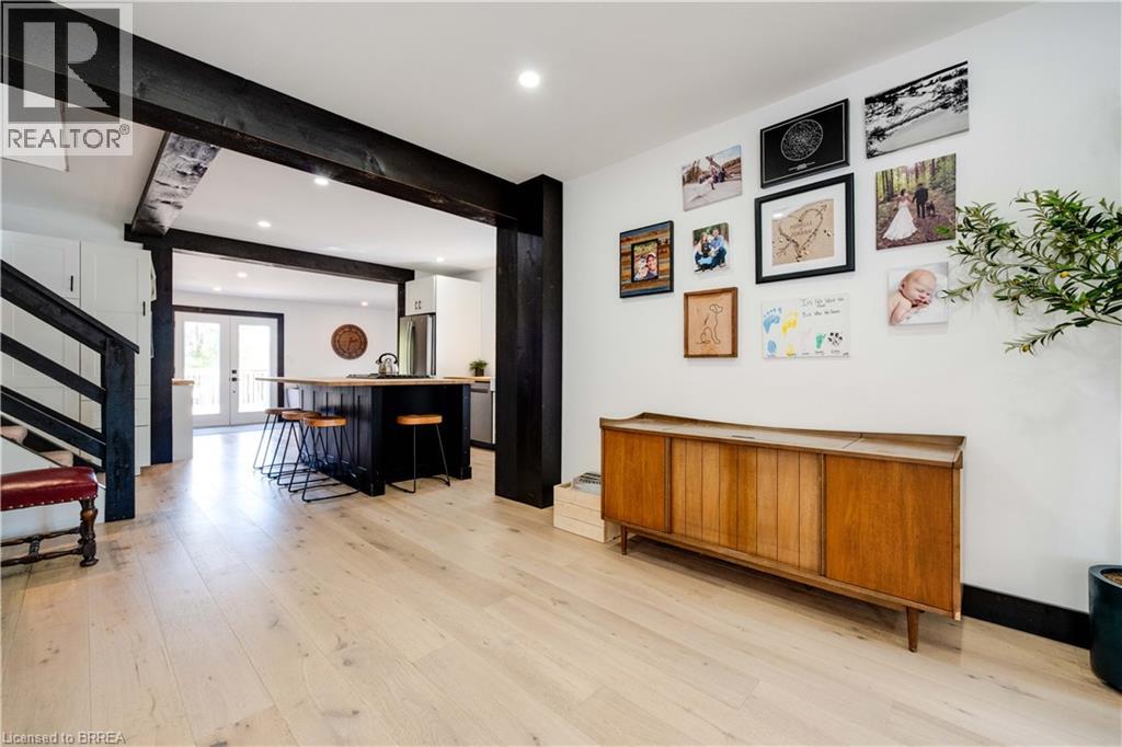 54 Railway Street E Property Photo 10