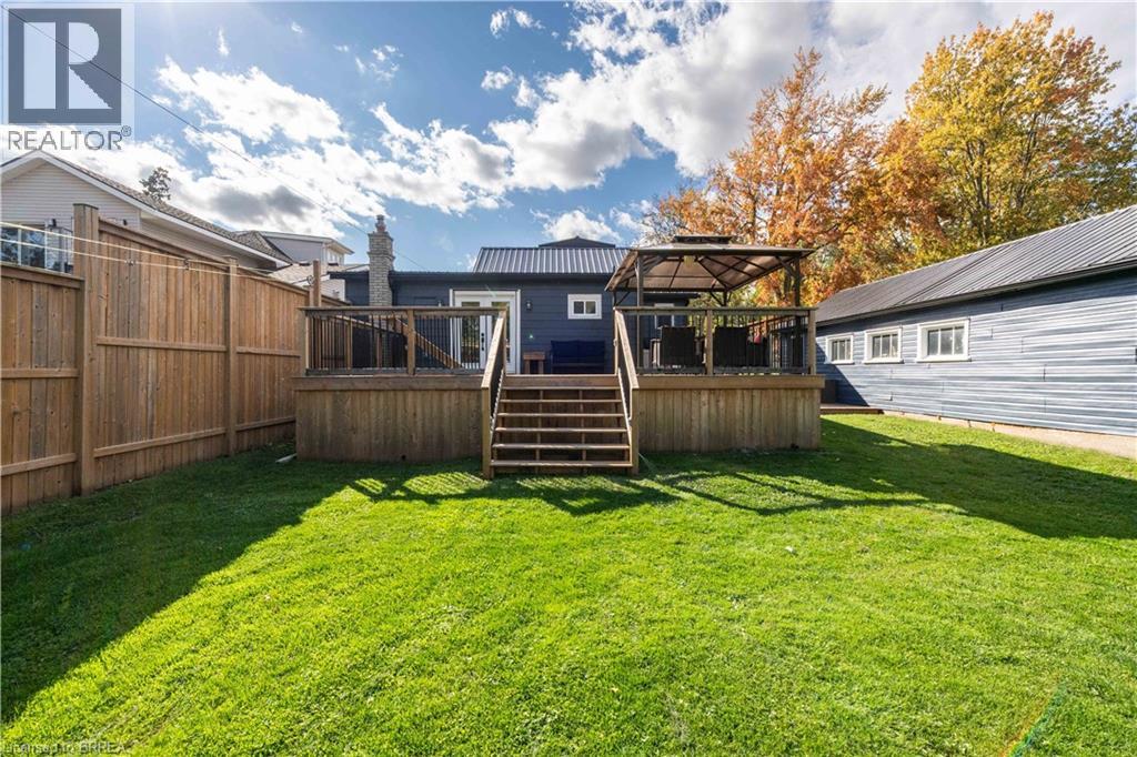 54 Railway Street E Property Photo 28