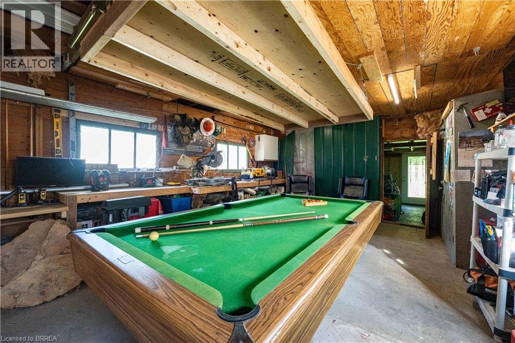 54 Railway Street E Property Photo 33