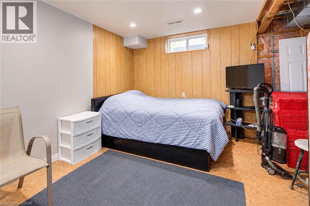 327 Oprington Place Property Photo 32