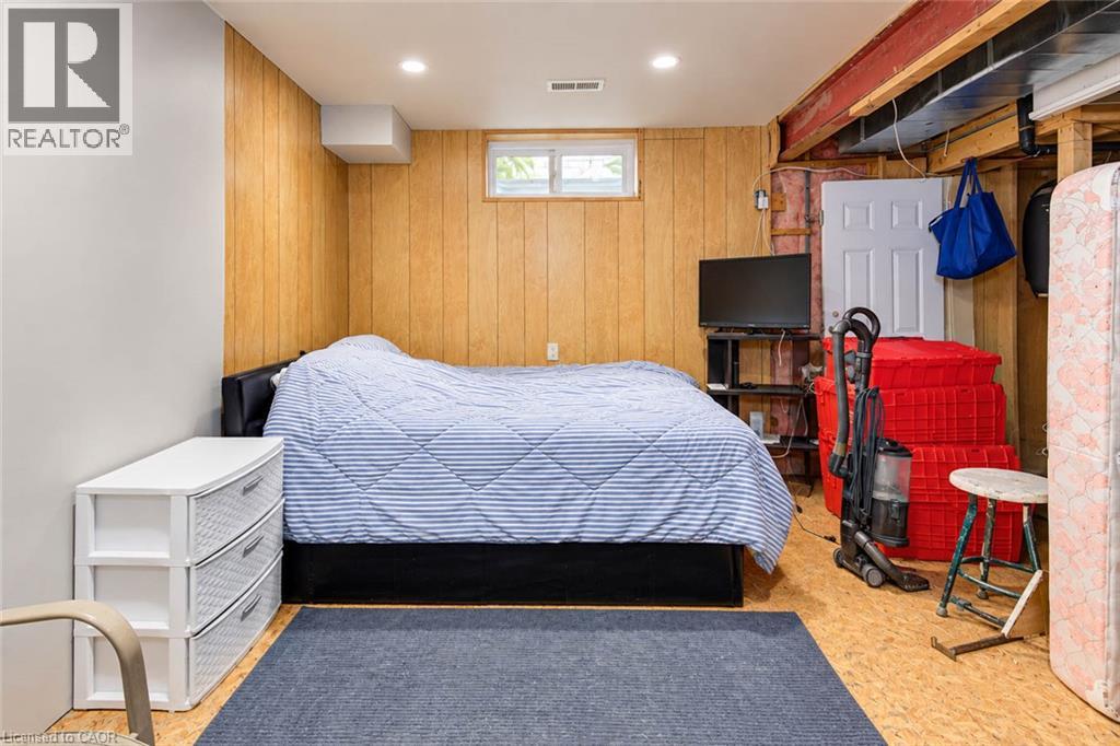 327 Oprington Place Property Photo 33