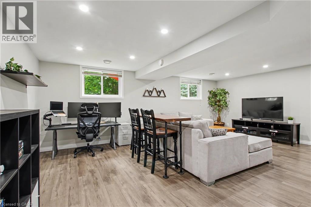484 Redfox Road Unit# B Property Photo 3