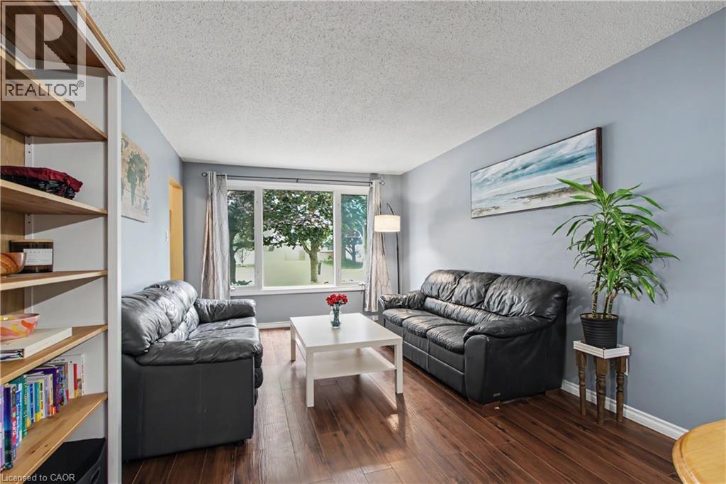 484 Redfox Road Unit# B Property Photo 7