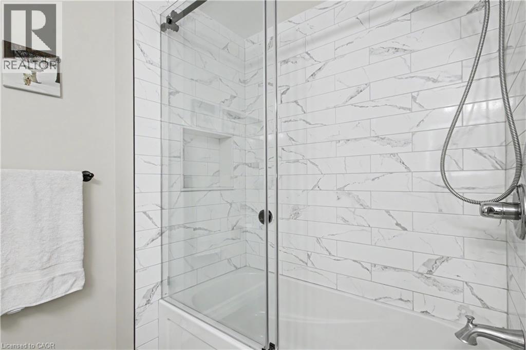484 Redfox Road Unit# B Property Photo 10