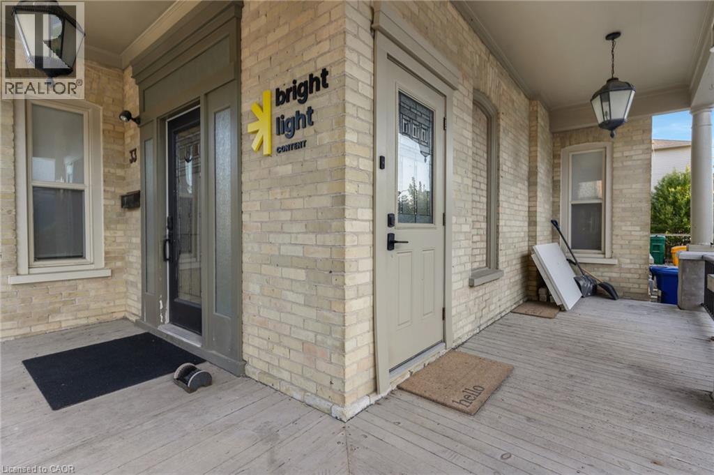 33 Young Street E Property Photo 3