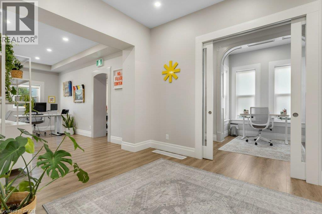 33 Young Street E Property Photo 11