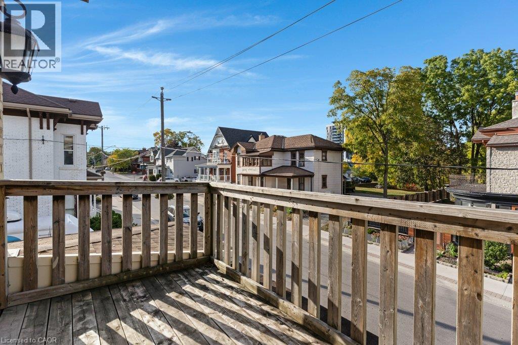 33 Young Street E Property Photo 23