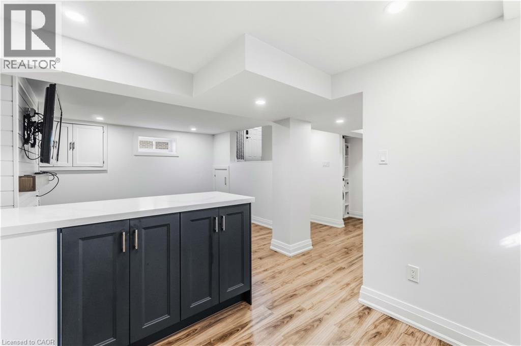 41 Sharon Avenue Unit# Basement Unit Property Photo 10