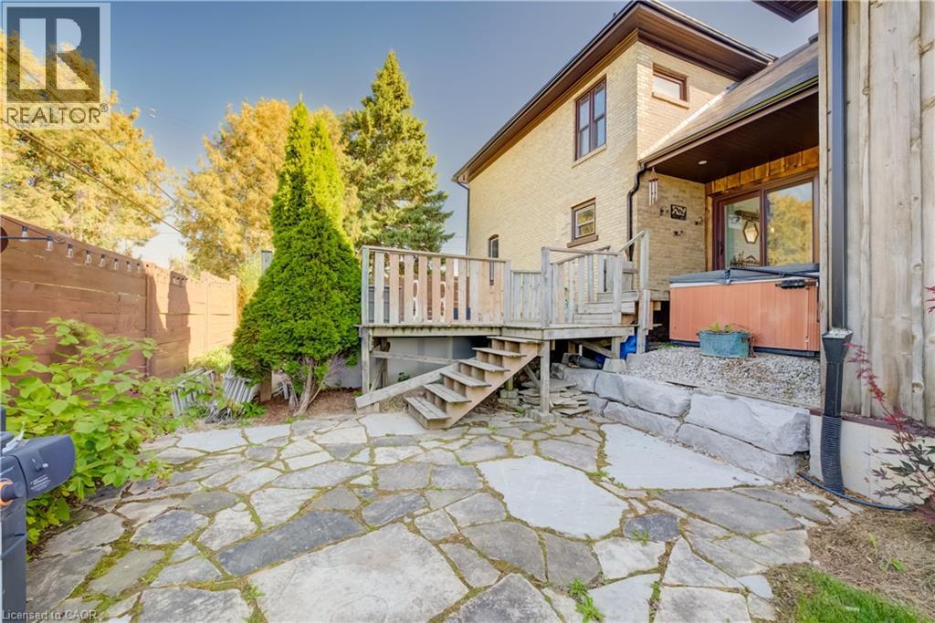 27 Mill Street W Property Photo 36