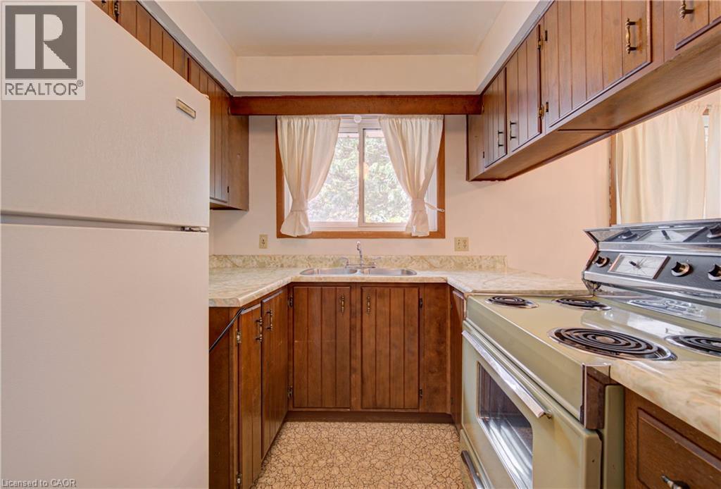 465 Herkimer Street Property Photo 10