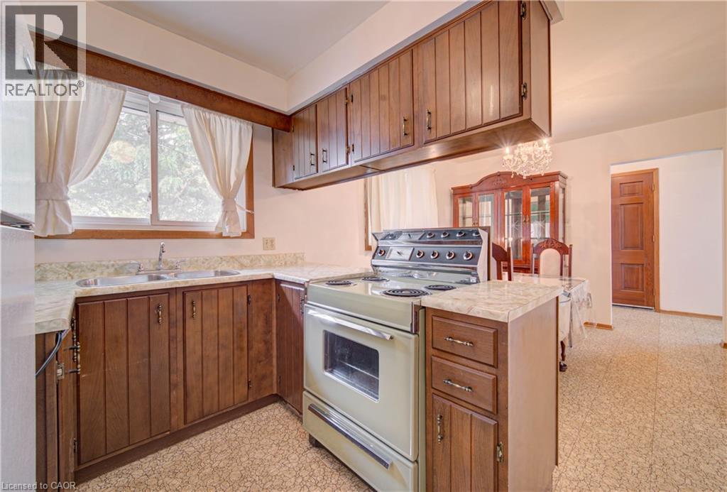 465 Herkimer Street Property Photo 11