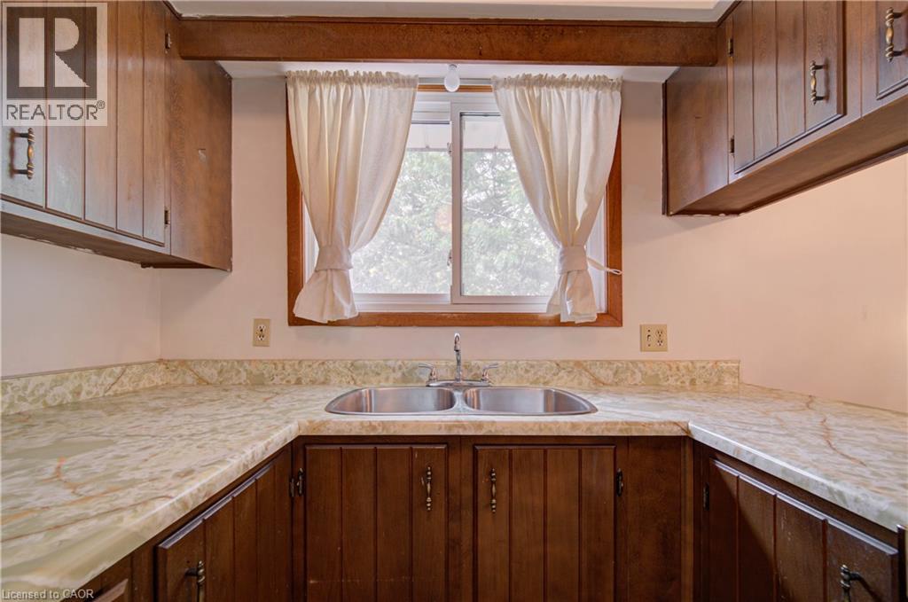 465 Herkimer Street Property Photo 12