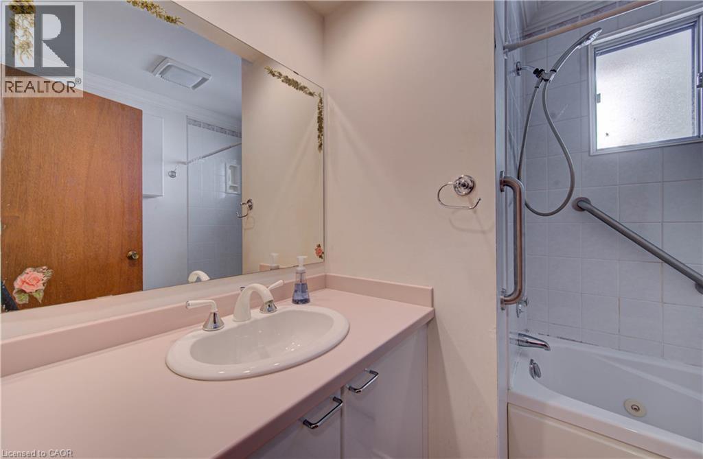465 Herkimer Street Property Photo 15