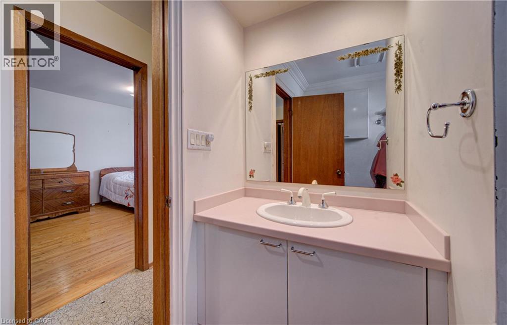 465 Herkimer Street Property Photo 16